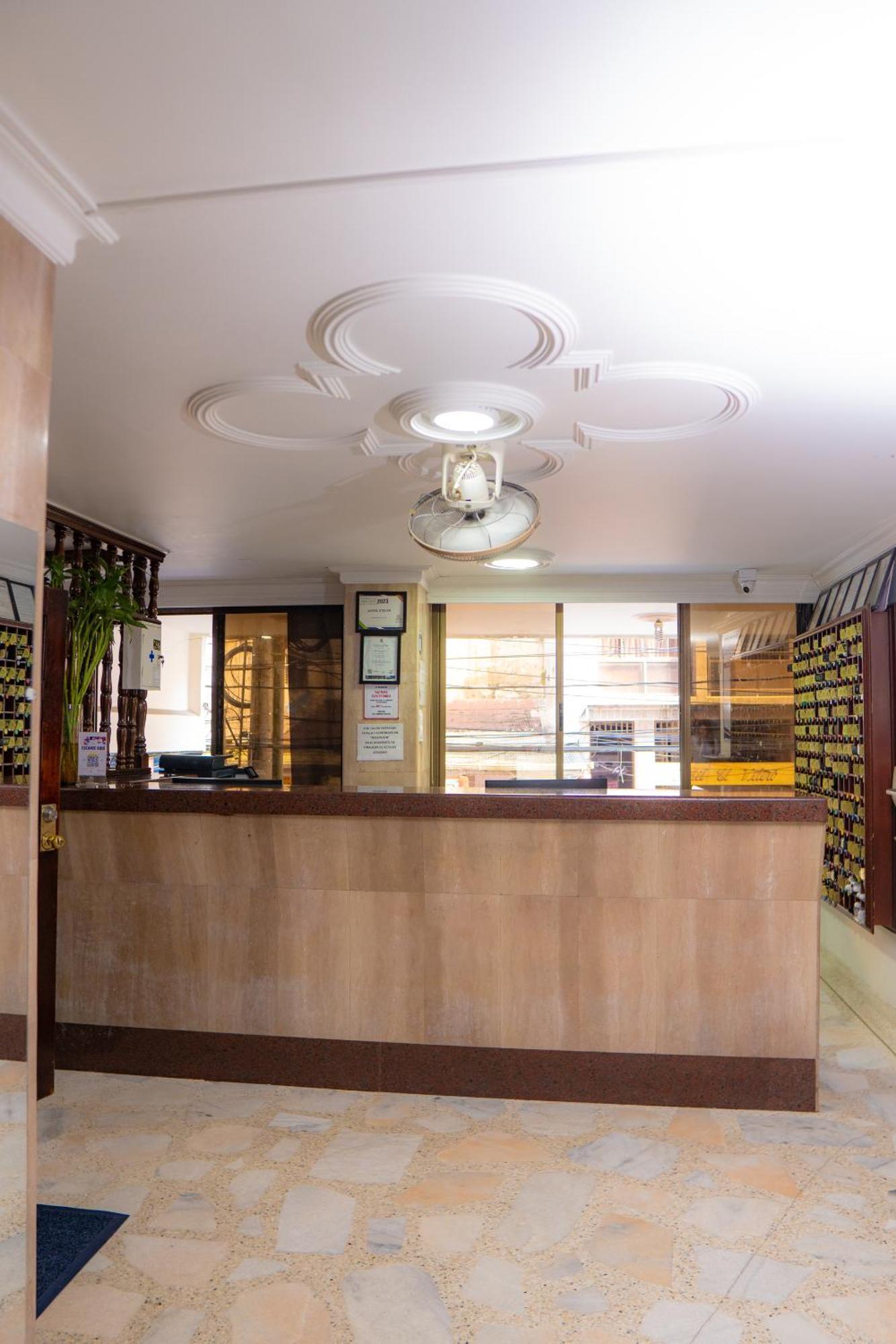 Hotel Steven Buenaventura Exterior foto